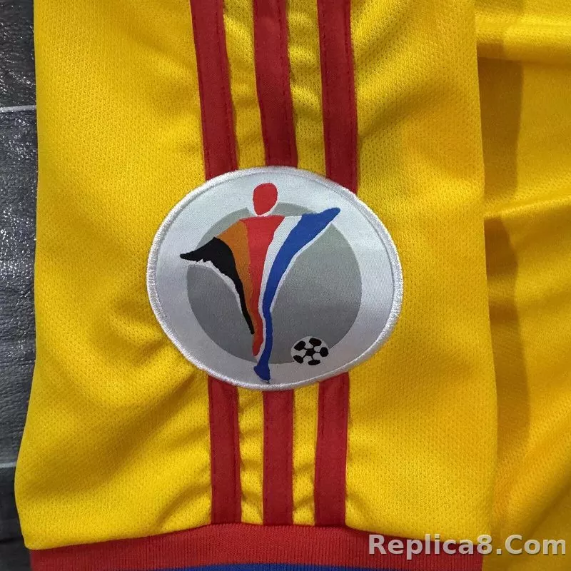 2000 Romania Home Football Retro Jersey - detail