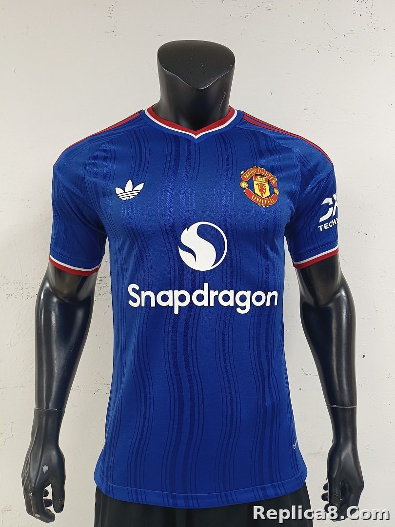 26-27Manchester UnitedAway 4