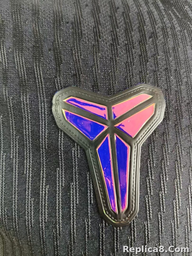 26-27BarcelonaAway - detail