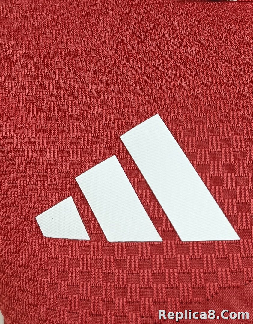 26-27Manchester UnitedHome - detail