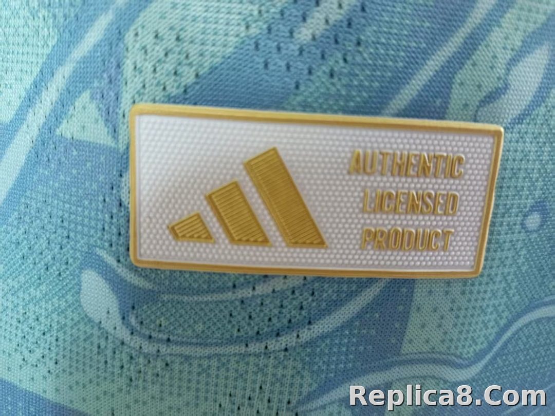JuventusAway - detail