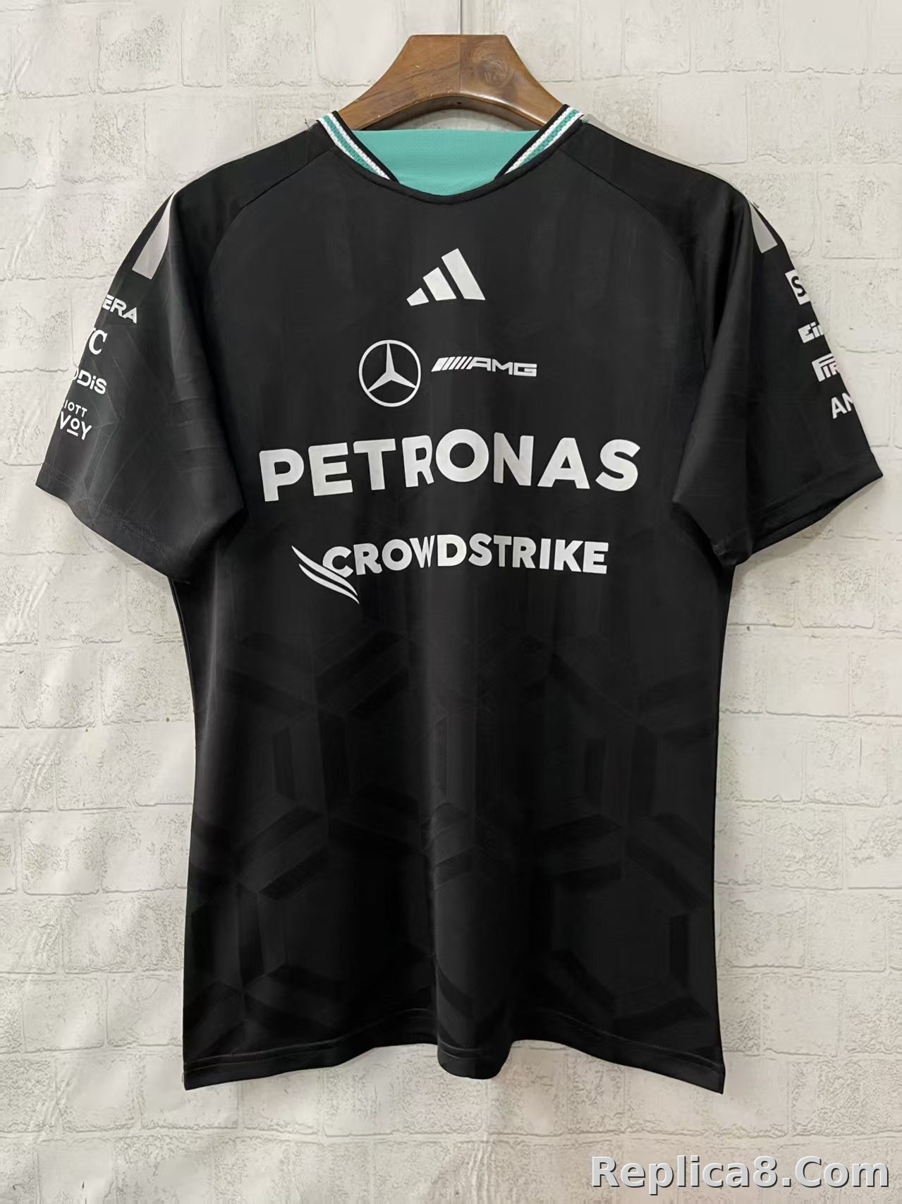 Mercedes AMG Petronas F1 Racing Team Black Driver T-Shirt 2026 - detail