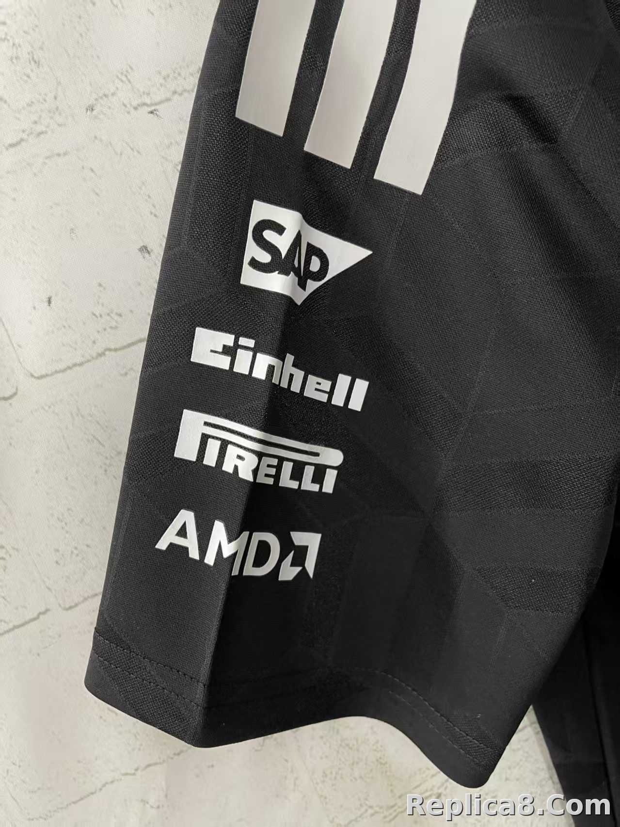 Mercedes AMG Petronas F1 Racing Team Black Driver T-Shirt 2026 - detail
