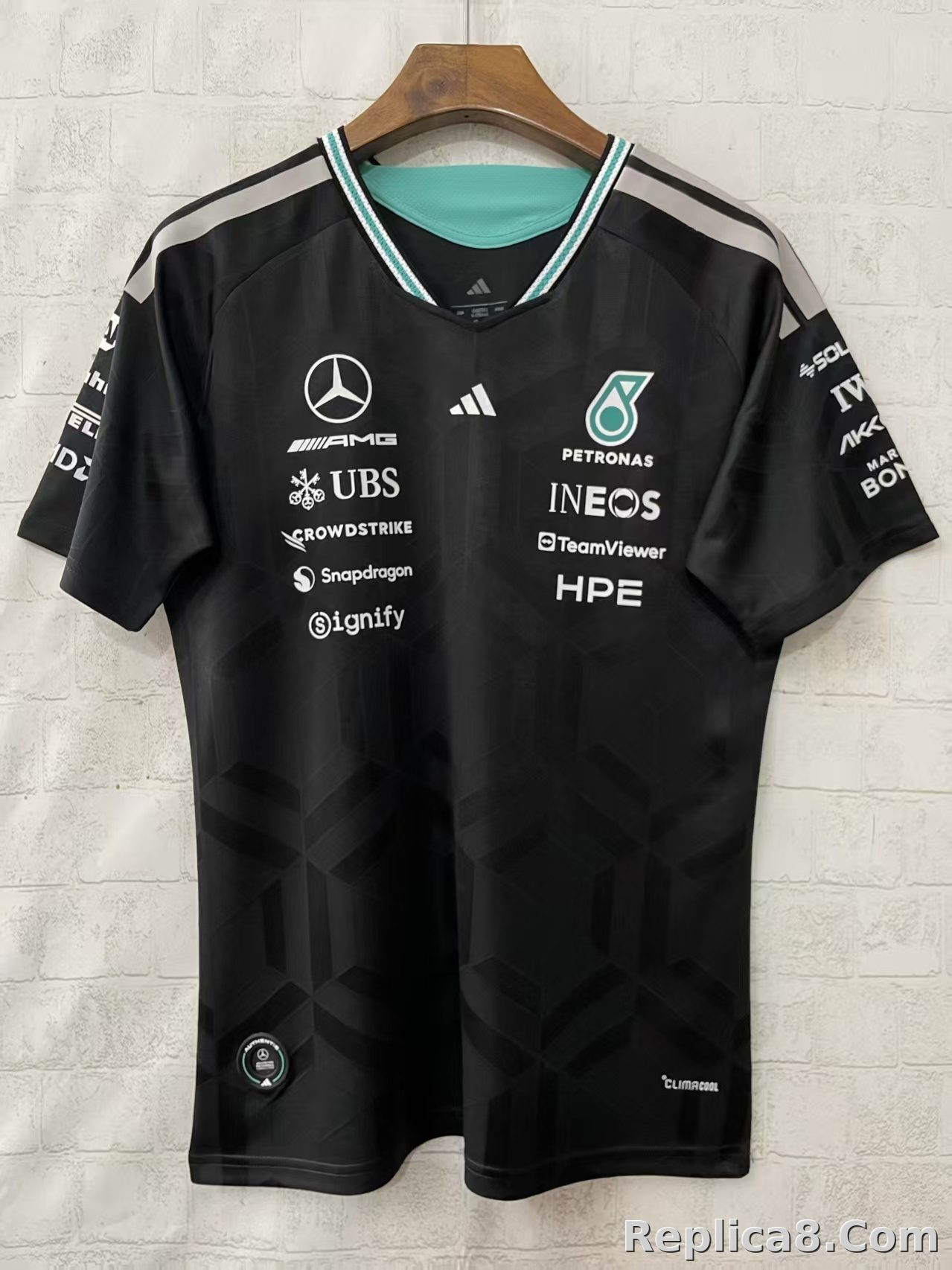 Mercedes AMG Petronas F1 Racing Team Black Driver T-Shirt 2026 - detail