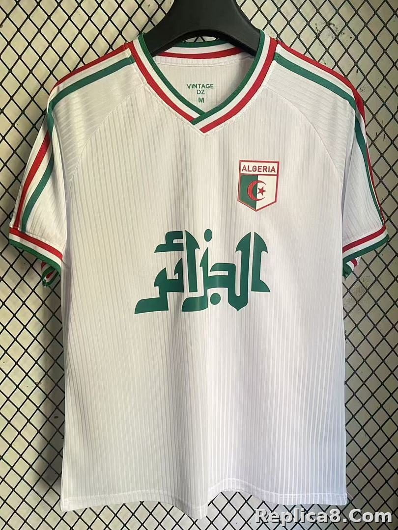 White Algeria Special Edition - detail