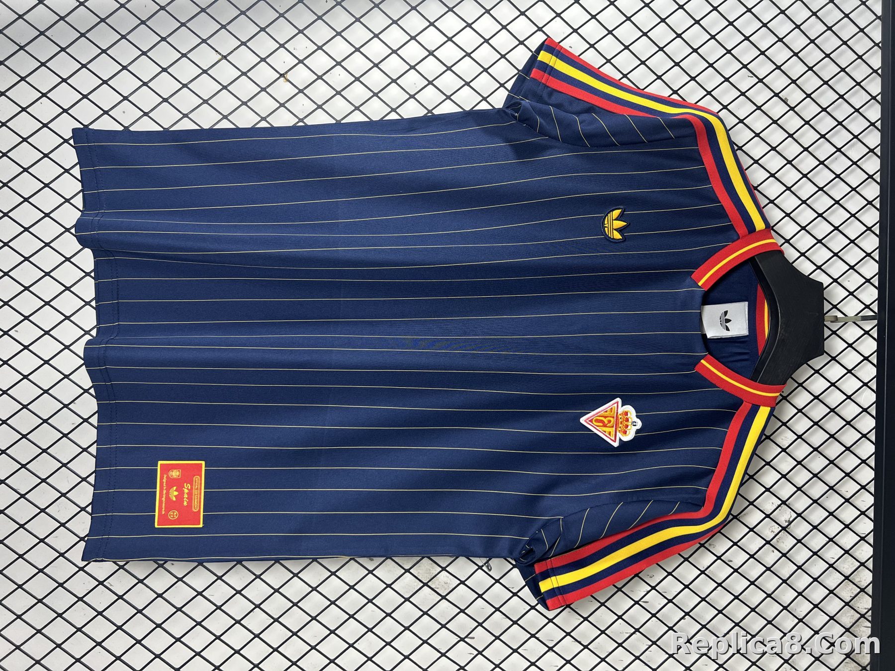 Navy Spain Retro - detail