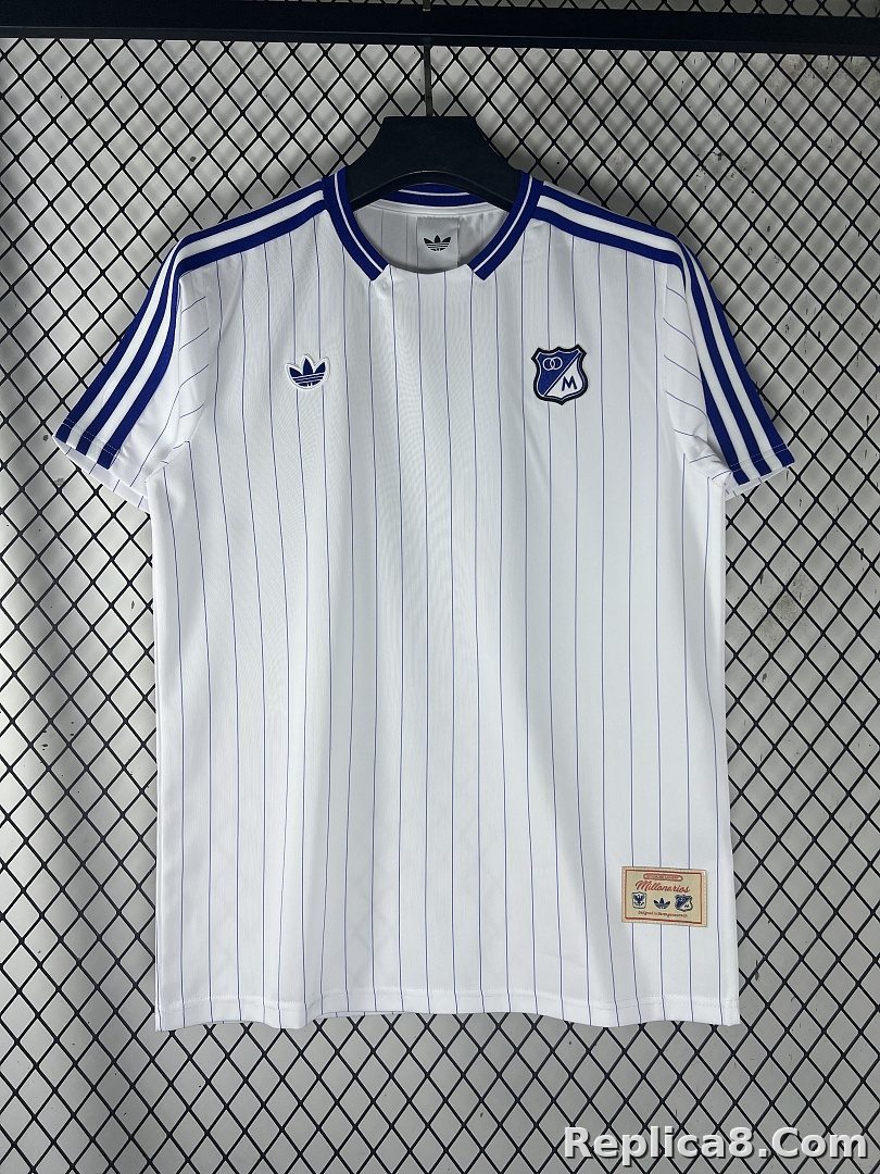 White Millonarios Retro - detail