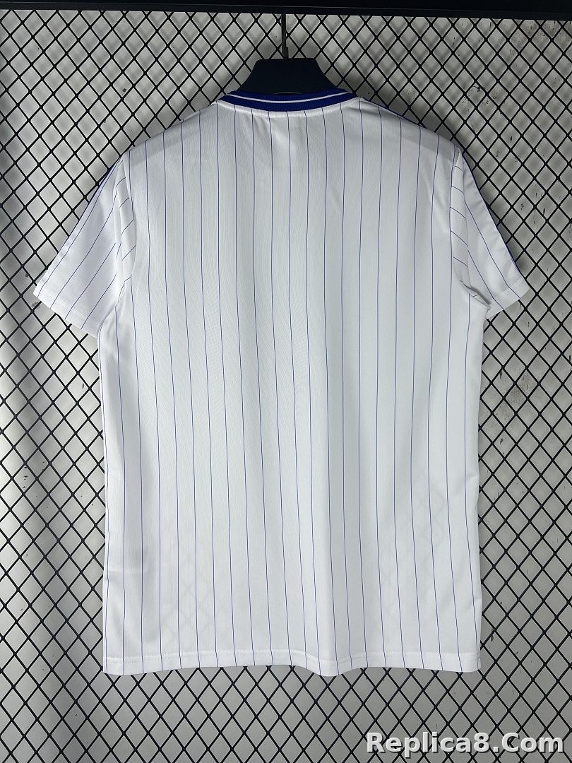 White Millonarios Retro - detail