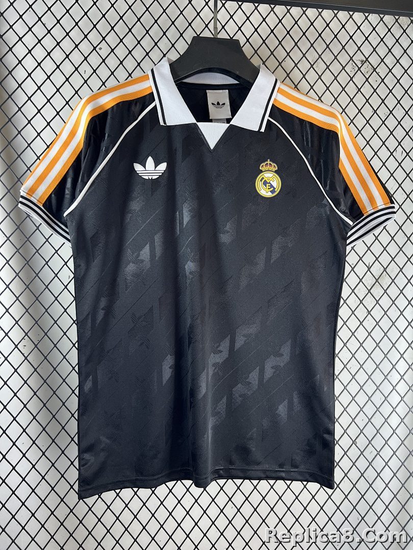 Black Real Madrid Retro - detail