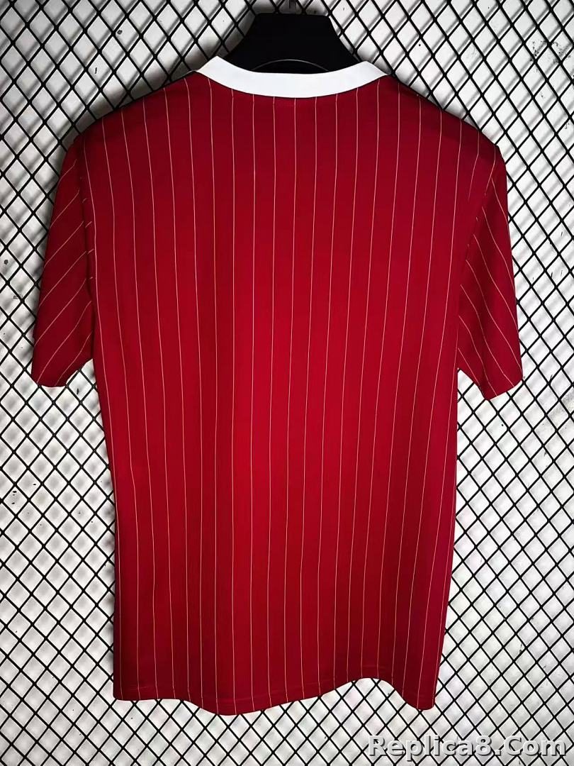 Manchester United Retro版 T-Shirt Red色S到4 XL