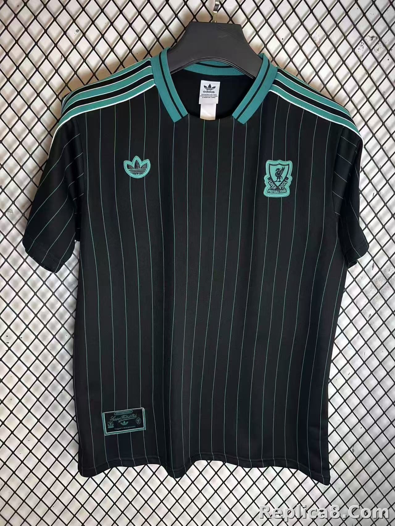 Liverpool Retro版 T-Shirt Black色S到4 x L
