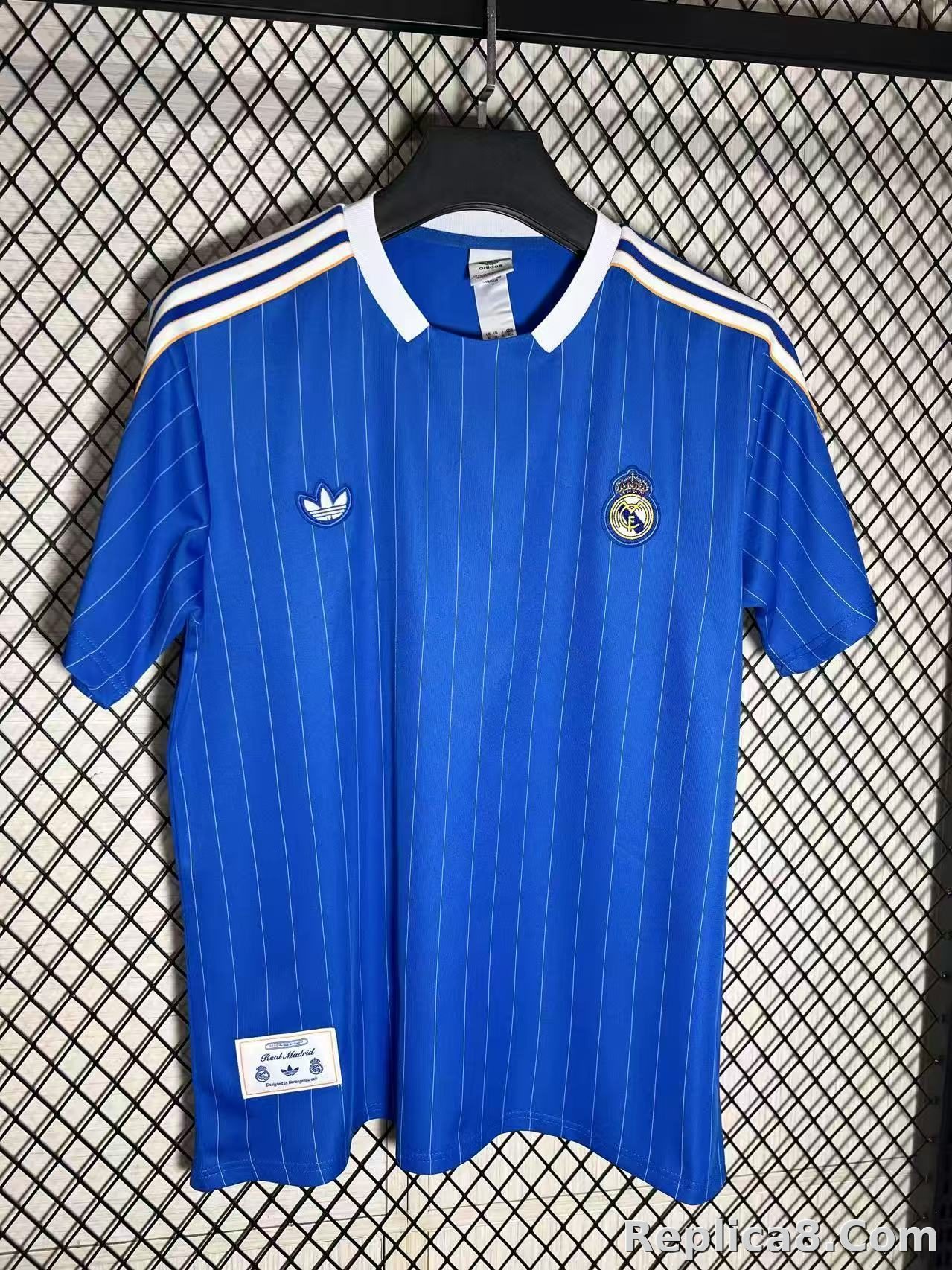 Real Madrid Retro版 T-Shirt S到4 x L
