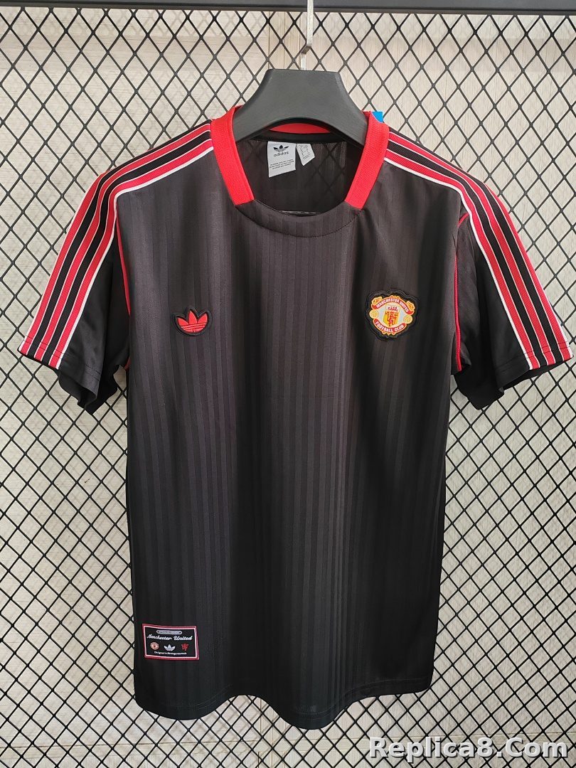 Manchester United Retro TBlack S-4 XL - detail
