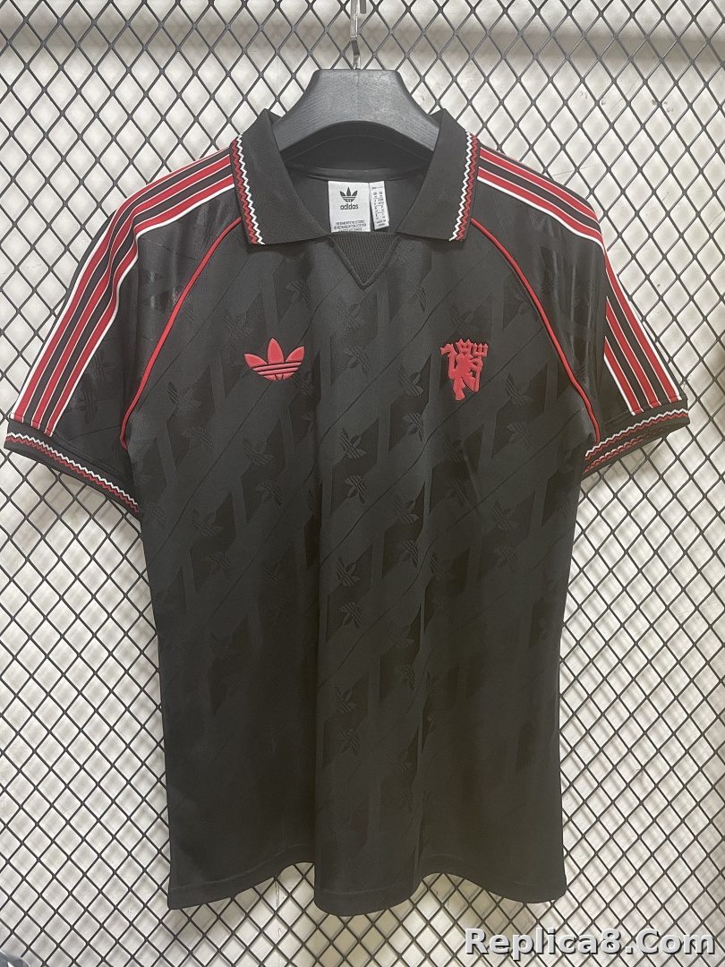 Manchester United Retro S-4 XL - detail
