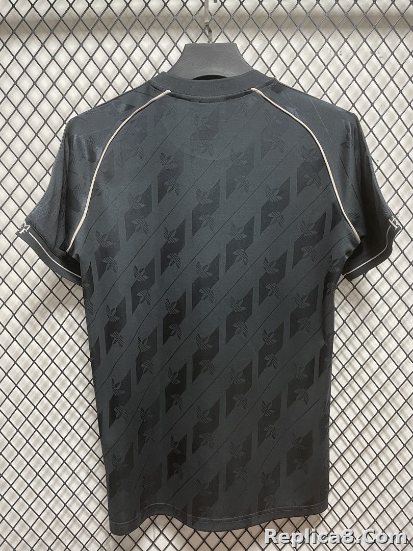 Real Madrid Retro Edition S-4 XL - detail