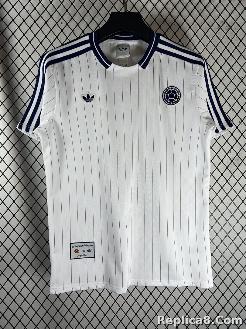White Colombia Retro - detail
