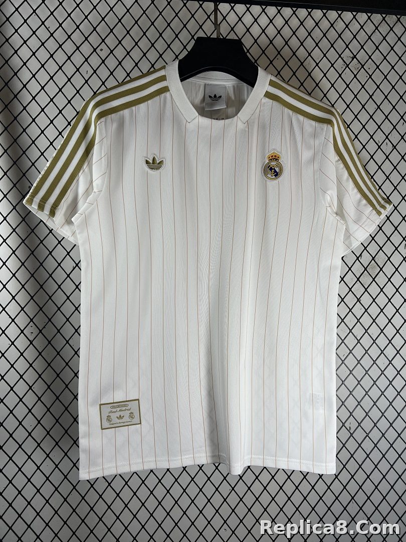 White Real Madrid Retro Yellow Trim - detail