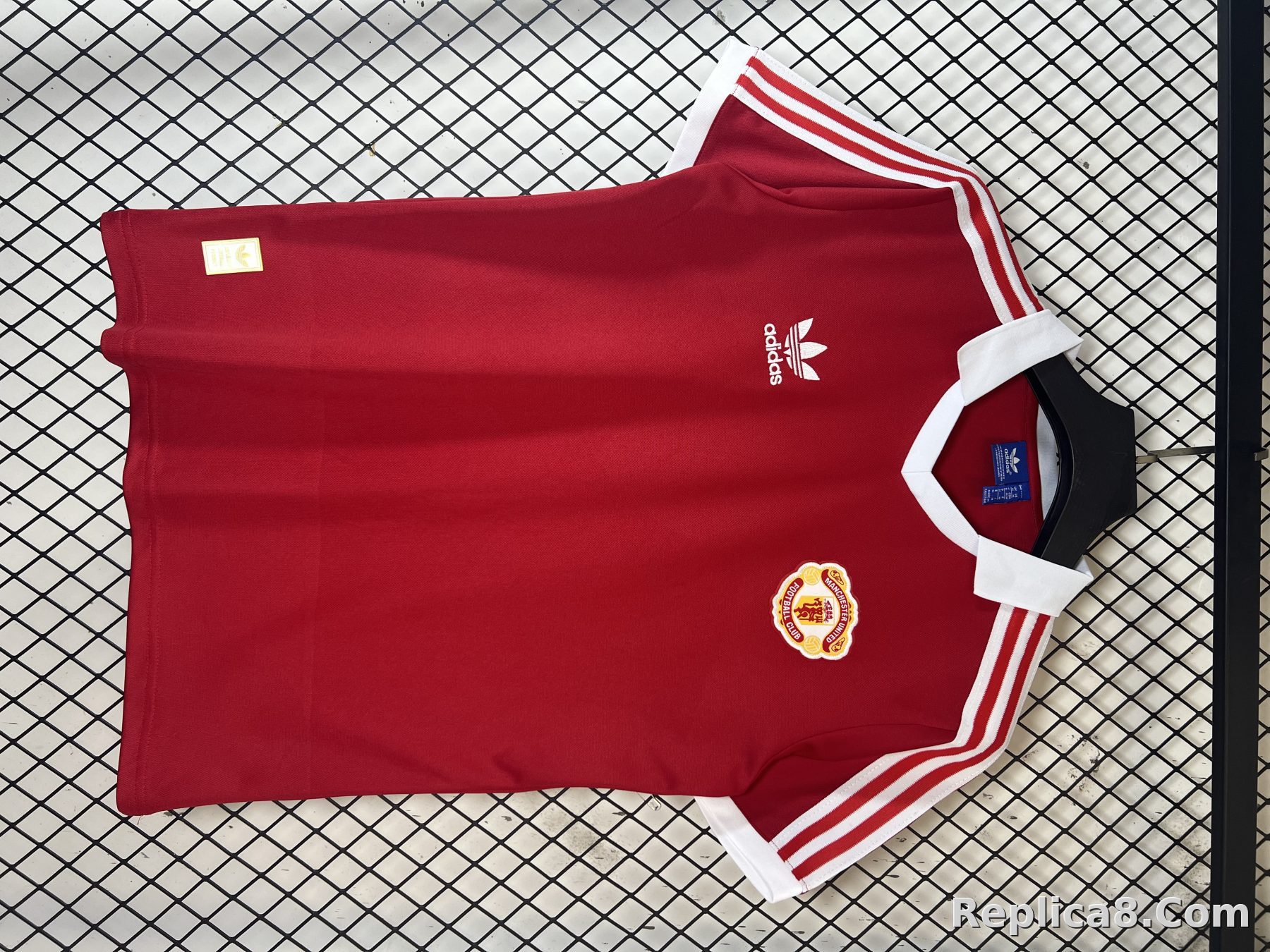 Red Manchester United Casual Wear - detail