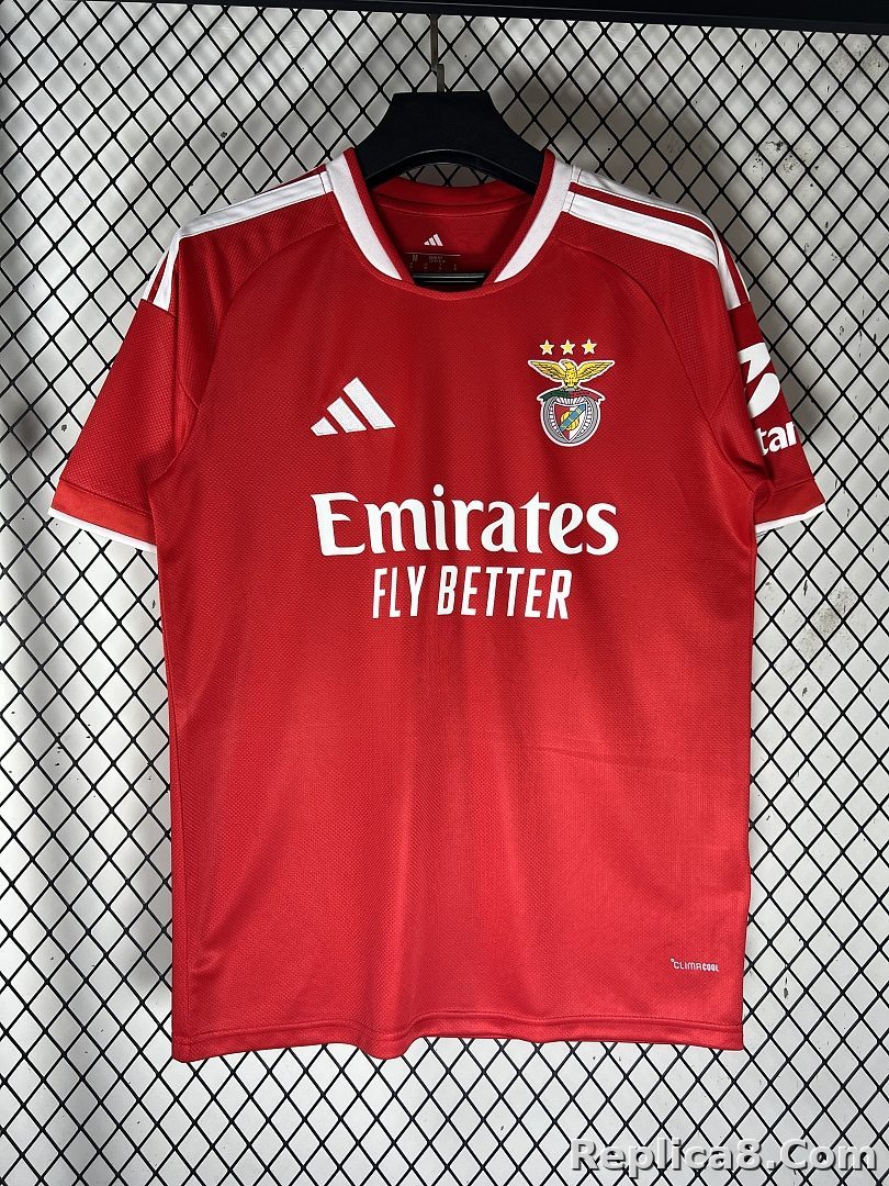 Red Benfica - detail