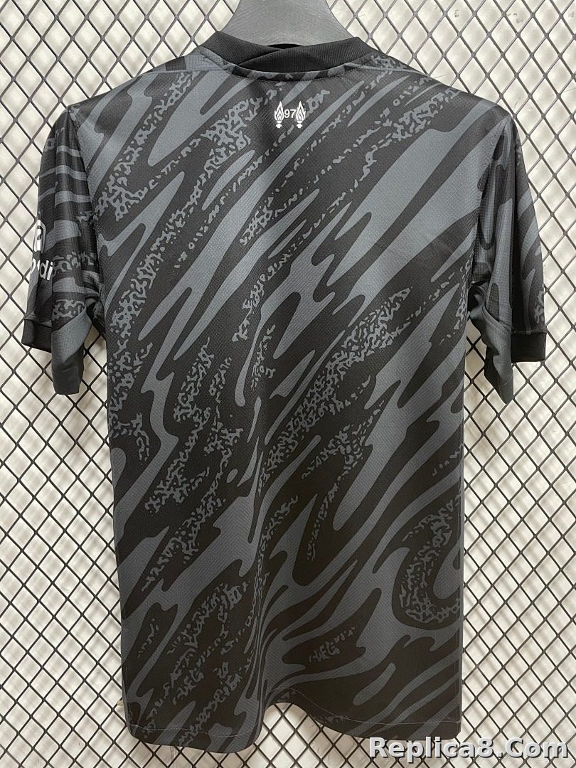Liverpool Goalkeeper Jersey S-4 XL - detail