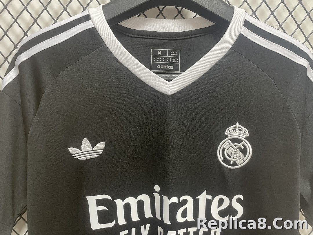 Real Madrid Goalkeeper Jersey S-4 XL