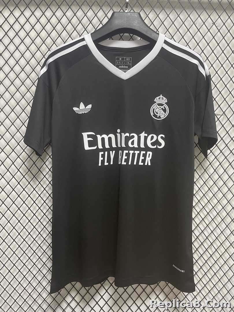 Real Madrid Goalkeeper Jersey S-4 XL - detail