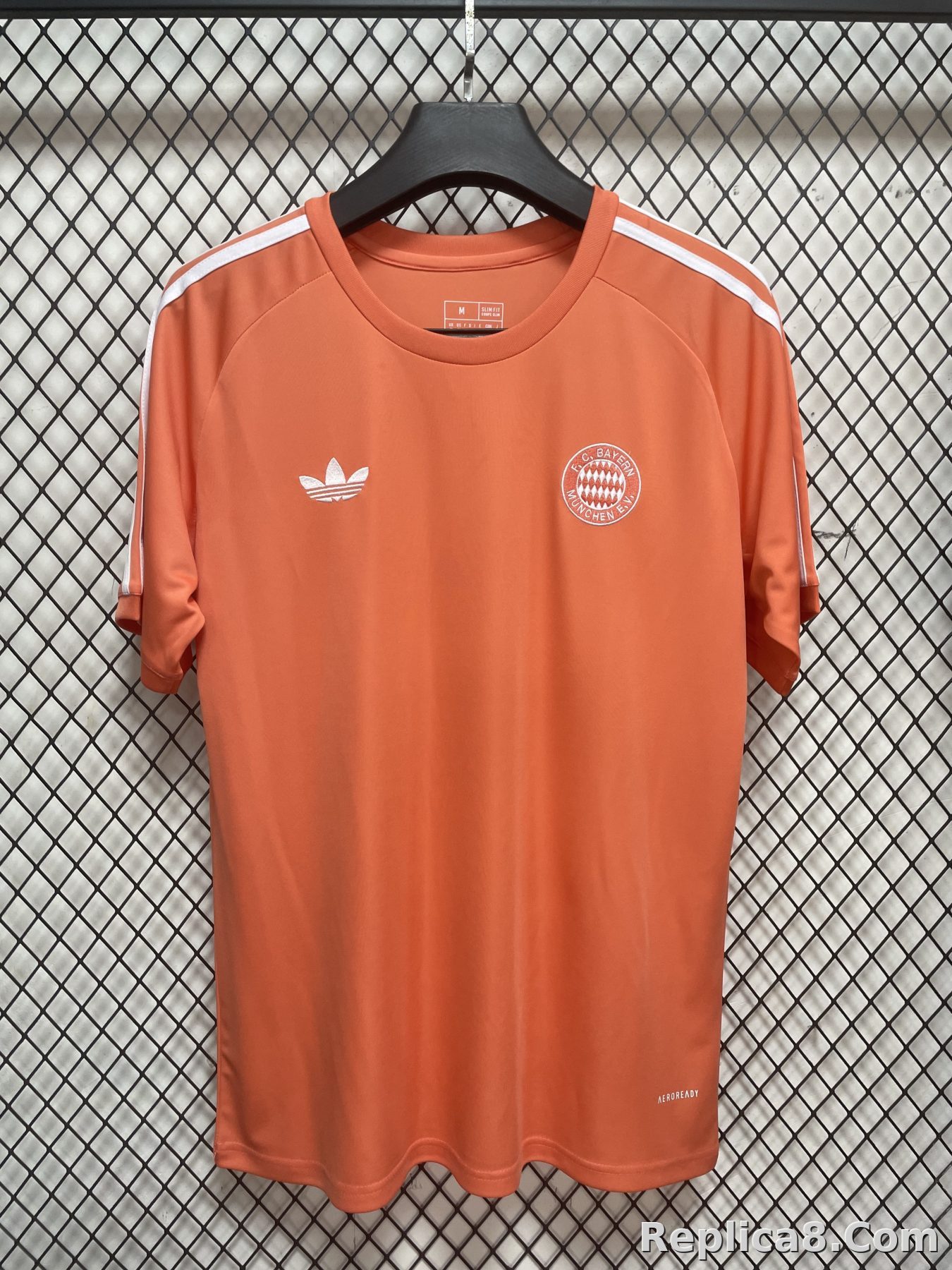 Bayern Munich TOrange S-4 XL - detail