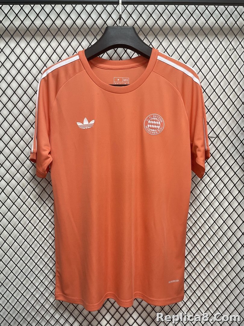 Bayern Munich TOrange S-4 XL - detail