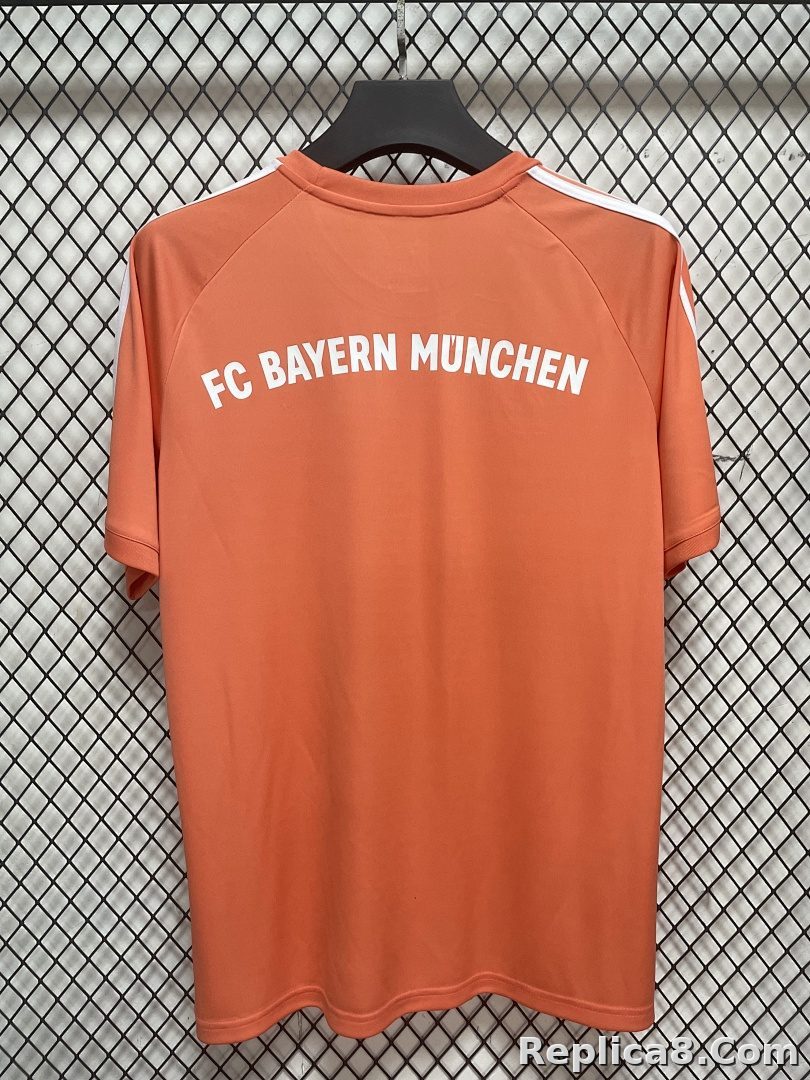 Bayern Munich TOrange S-4 XL - detail