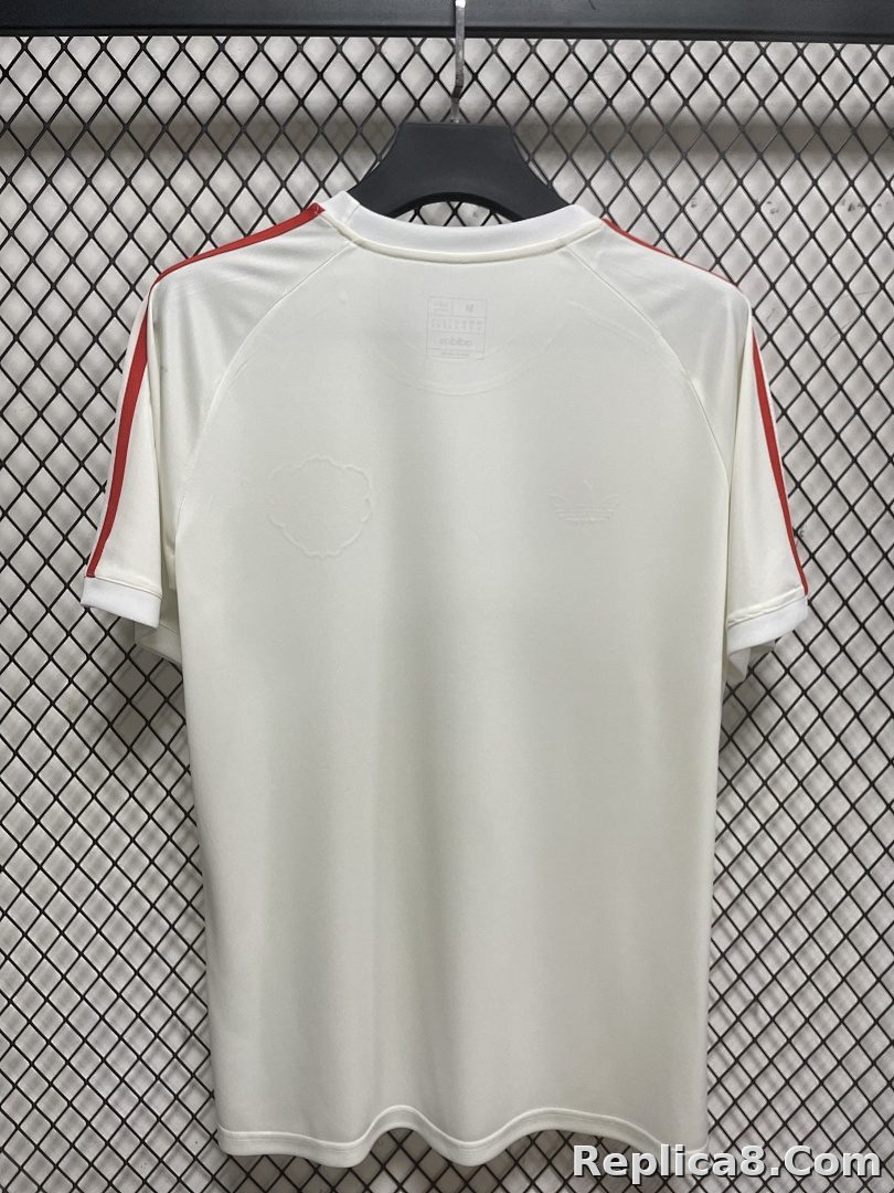 Manchester United T White Special Edition S-4 XL