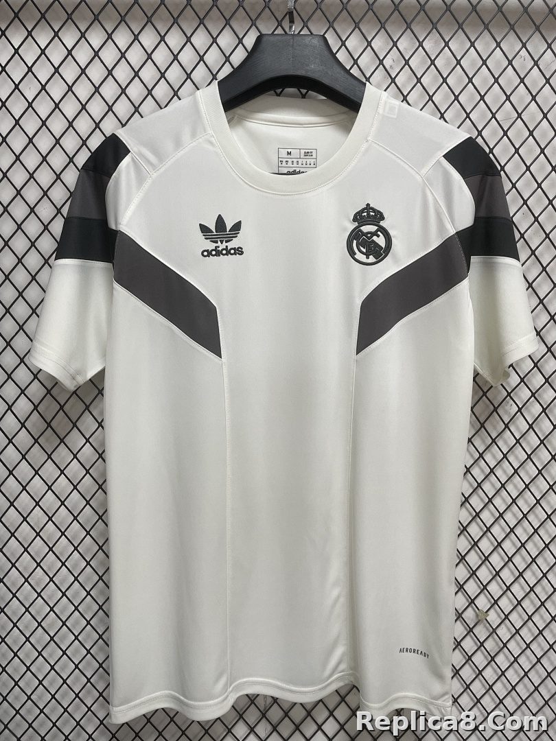 Real Madrid Special Edition TS-4 XL - detail
