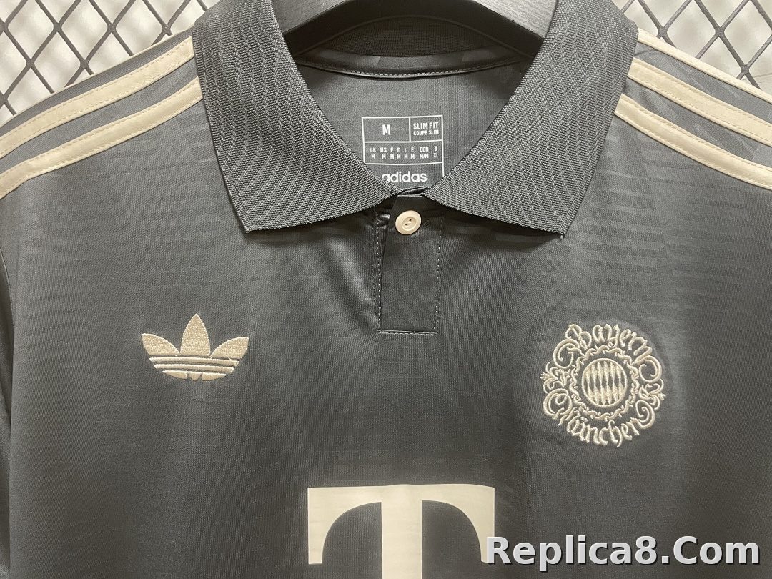 BBayern Munich Oktoberfest Black S-4 XL - detail
