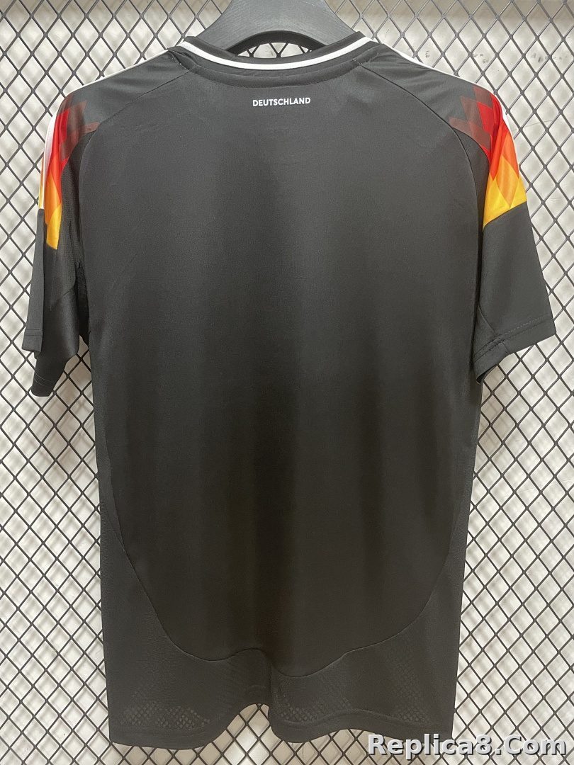 Germany Black S-4 XL - detail