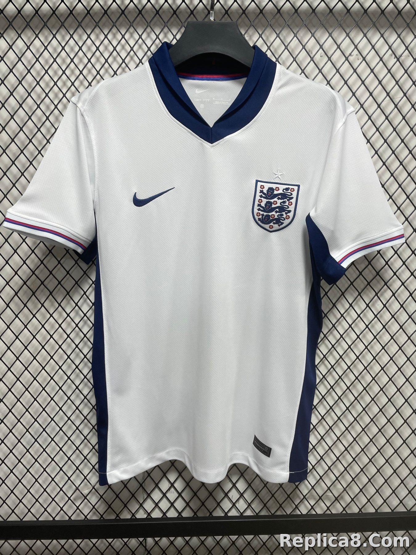 England S-4 XL - detail